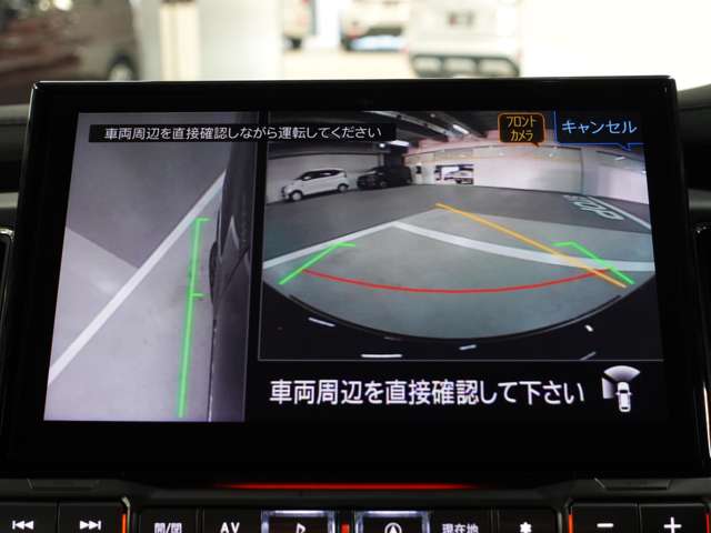 マルチアラウンドモニターはステアリングリモコンで映像切り替え可能！