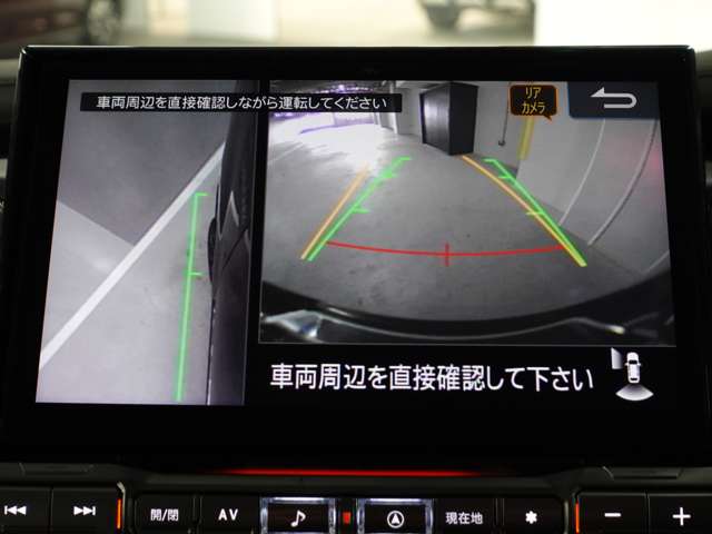 マルチアラウンドモニターはステアリングリモコンで映像切り替え可能！