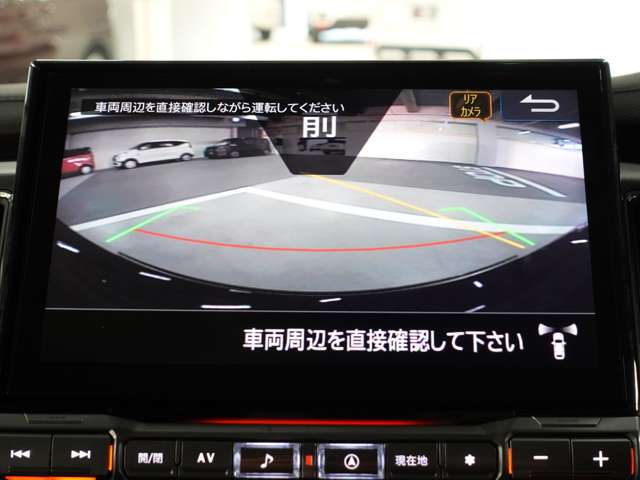 マルチアラウンドモニターはステアリングリモコンで映像切り替え可能！