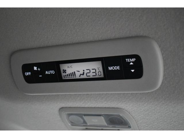 後席エアコンもついており、車内の温度をすばやく快適にしてくれます