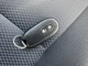 スマートキーで鍵を使用せずに車両のドアの施錠・開錠やエンジンの始動ができます。