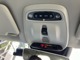 オーバーヘッドコンソールでは優しいLEDライトで車内を照らしてくれます。さらに気分に応じて６色のインテリアカラーを変更できます。