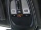 ルーフにあるボタンは、車両が始動しない場合、パンクした場合、または事故に遭った場合などに支援の要請に使用できるため安心感を高めることができます。