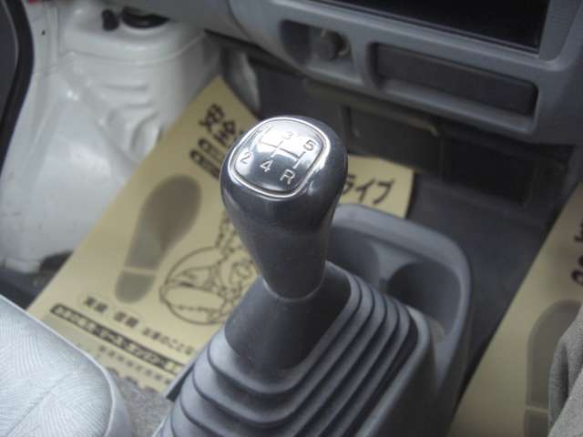 三菱 ミニキャブトラック 660 Vタイプ エアコン付 4WD エアコン パワステ付 新潟県の詳細画像 その11