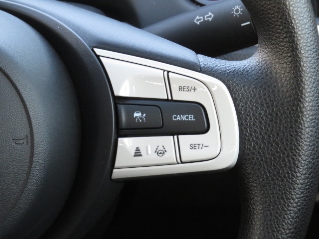 ホンダセンシングの設定ができるスイッチ。多彩な安心・快適機能を搭載した先進の安全運転支援システムです。