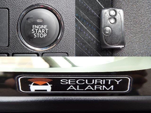 リモコンキーをお持ちであればボタン一つで鍵の開け閉めやエンジンのスタートができます！安心のセキュリティーアラーム付きです！