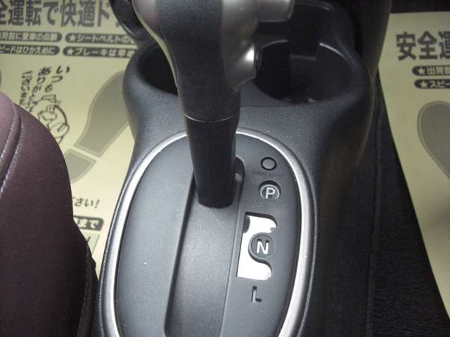 日産 マーチ 1.2 G FOUR 4WD 後期型 切り替式4WD 新潟県の詳細画像 その11