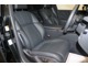 【運転席】ブラックを基調としたインテリアにブラックの本革シート。パワーシートでお好みの位置に座席を設定可能です。シートヒーター・ベンチレーター・純正フロアマット付です。