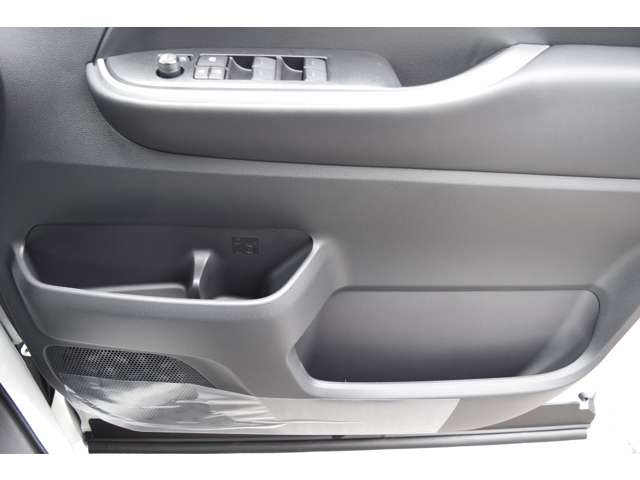 トヨタ ヴォクシー 2.0 S-G 電動ドア 衝突軽減 LEDライト 7人乗 滋賀県の詳細画像 その17