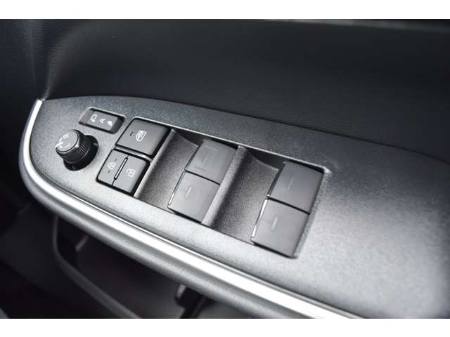 トヨタ ヴォクシー 2.0 S-G 電動ドア 衝突軽減 LEDライト 7人乗 滋賀県の詳細画像 その18