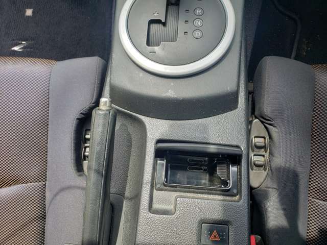 運転席・助手席パワーシートスイッチの写真です。問題なく使用が出来ます。