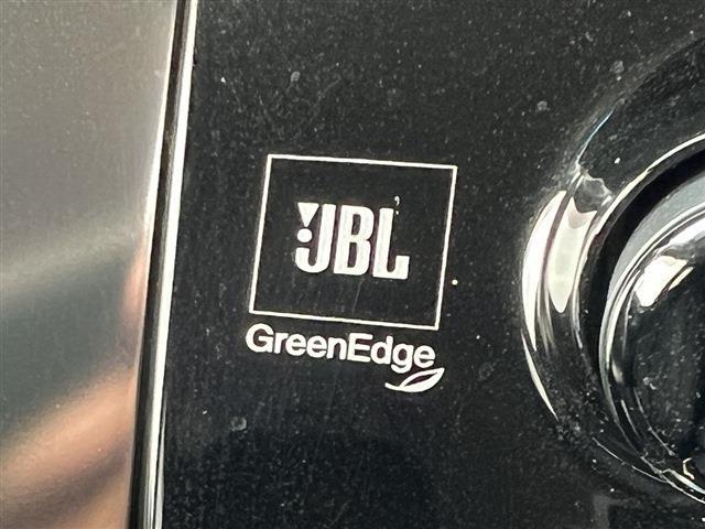 「JBLサウンドシステム」搭載！長時間ドライブも高音質のＢＧＭで、楽しく、快適です☆