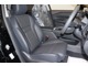 【運転席】ブラックを基調としたインテリアにブラックのレザーシート（合皮※メーカー基準）。パワーシートでお好みの位置に座席を設定可能です。シートヒーター付です。