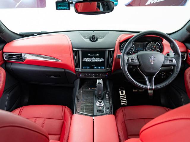 マセラティ レヴァンテ モデナ S 4WD 認定保証2年付 サンルーフ 赤革 純正OP21AW 愛知県の詳細画像 その5