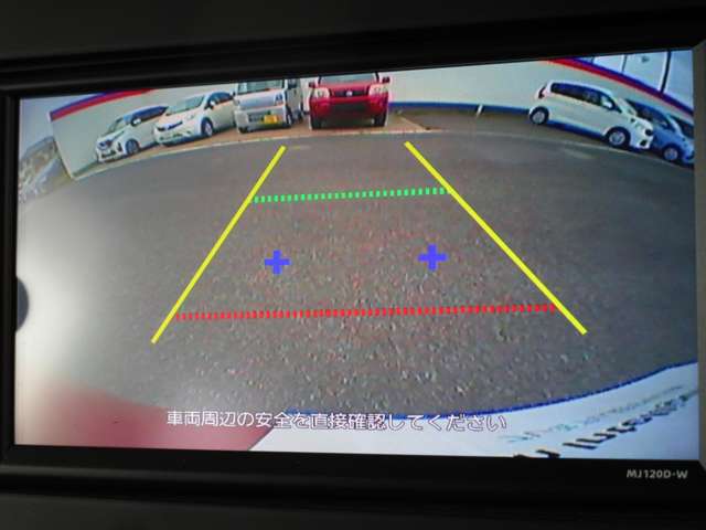 ガイドライン表示機能つきバックモニターです！バックでの駐車時など後方の安全確認ができて安心安全ですね♪