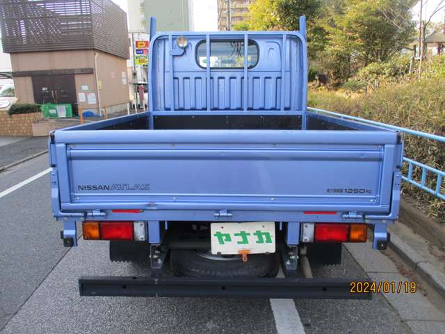 日産 アトラス 2.0 ダブルキャブ フルスーパーロー オートマ ガソリン車 Wタイヤ 1.25トン 東京都の詳細画像 その8