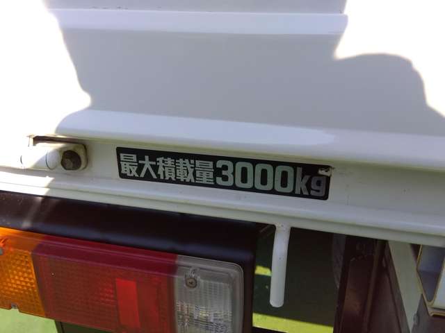 日野自動車 デュトロ 4.0Dターボ 標準ロング 4段クレーン 3t積 ラジコン付き 埼玉県の詳細画像 その9