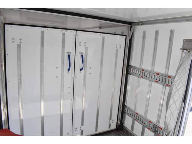 いすゞ エルフ 3.0/東プレ製冷蔵冷凍車/AT/最大積載3000 安全装置/ドラレコ/リアモニター/ETC 茨城県の詳細画像 その11