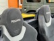 フロントシートはバケットシートタイプ。ドイツ・レカロ社製のスエード調「レカロシート」を標準装備となっております