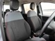 デザイン性の高いシートを採用。使用感が一番出る運転席側シート...