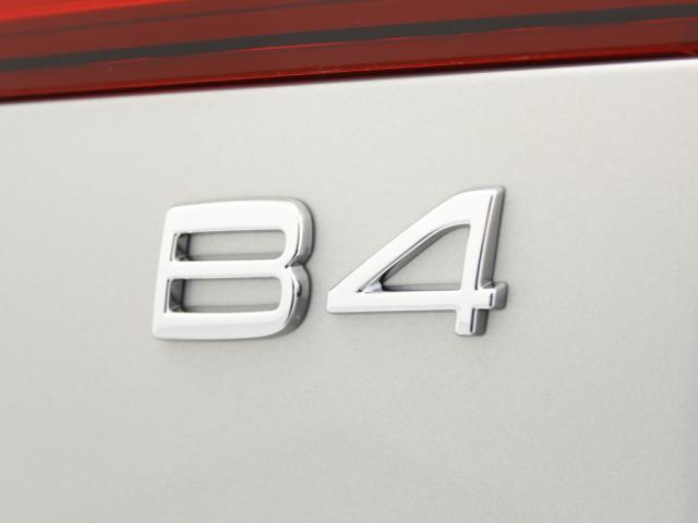 ボルボ V60 アルティメット B4 23年モデル 登録済未使用車 愛知県の詳細画像 その10
