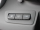 ヘッドアップディスプレイの調整ボタンです。運転席期前に装備されております。