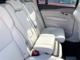 ◆キッズ／2列目中央席は、お子様がシートベルトを効果的に着用できる2段階調整式チャイルドクッションに変形
