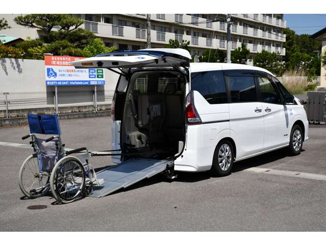 あなたに伝えたいことがまだまだたくさんあります。『坂出自動車』とＷＥＢで入力し当店ホームページへお越しください。http://sakaide-j.com/※車いすは見本です。