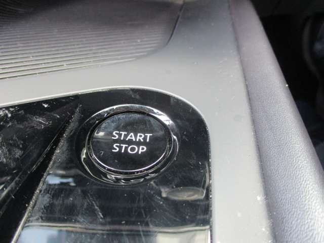 プッシュスターターでスマートに始動！！ブレーキを踏みながらボタンを押すだけ！簡単です＾＾