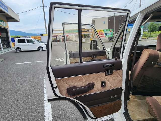 トヨタ ランドクルーザー60 4.0 VX ハイルーフ ディーゼルターボ 4WD サンルーフ・ワイドボディ 徳島県の詳細画像 その18