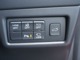 パーキングセンサーや車線逸脱警報システムなどの各種安全装備の切り替えスイッチは運転席右下のこの位置にございます！