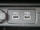【コネクタ】USB充電用端子が備わっています。