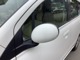 助手席側のミラーを運転席から操作をして角度を変えられるので、駐車をするときや縦列駐車をするときに便利です。