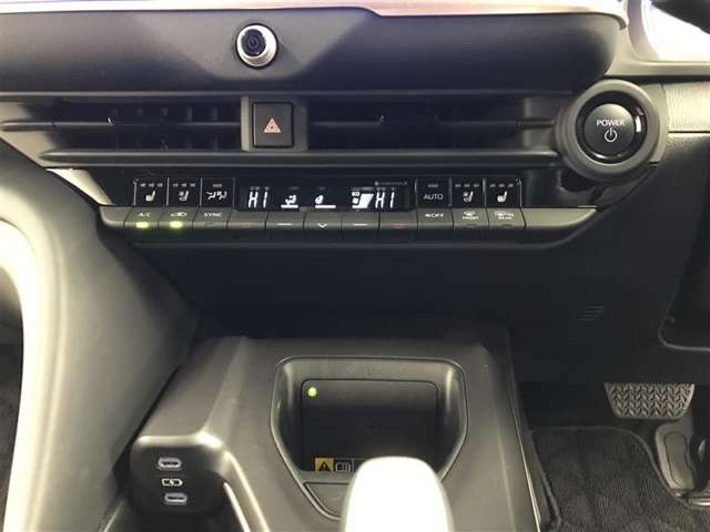 トヨタ クラウンクロスオーバー 2.5 G アドバンスト レザー パッケージ E-Four 4WD 1年間距離無制限保証 大分県の詳細画像 その9
