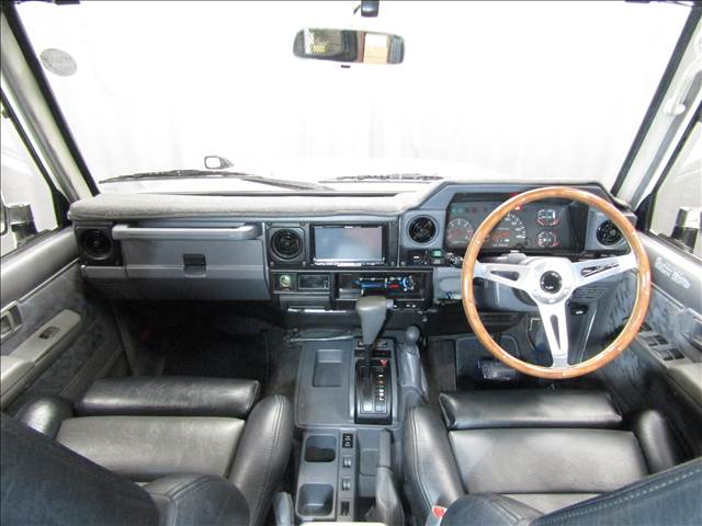 トヨタ ランドクルーザー70 4.2 ZX ディーゼル 4WD リフトアップ 全塗装 1ナンバー 北海道の詳細画像 その13