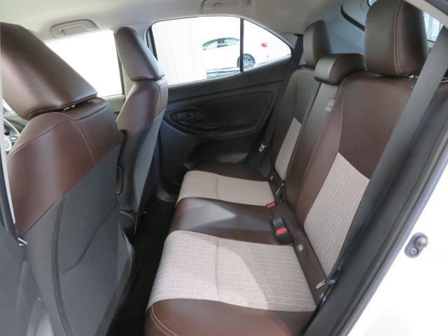 【後部座席】コンパクトながらリヤシートのスペースをしっかり確保！「まるごとクリーニング」も実施済です。