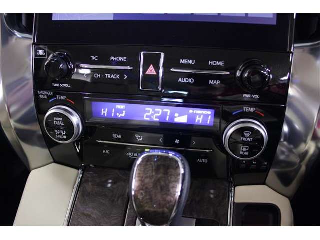 トヨタ アルファード ハイブリッド 2.5 エグゼクティブ ラウンジ S E-Four 4WD Bluetooth 全周囲カメラ ワンオーナー 新潟県の詳細画像 その16