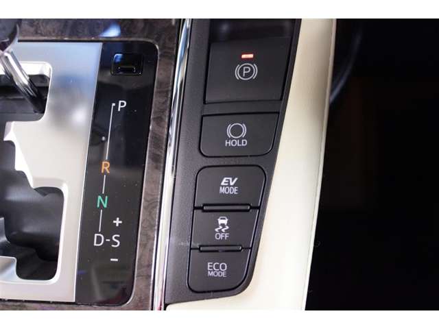 トヨタ アルファード ハイブリッド 2.5 エグゼクティブ ラウンジ S E-Four 4WD Bluetooth 全周囲カメラ ワンオーナー 新潟県の詳細画像 その17