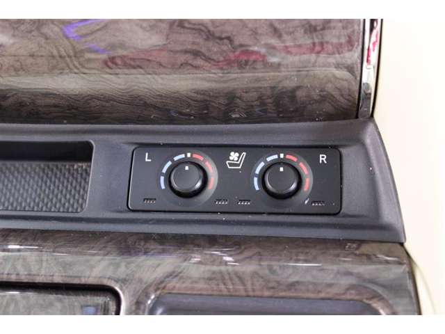 トヨタ アルファード ハイブリッド 2.5 エグゼクティブ ラウンジ S E-Four 4WD Bluetooth 全周囲カメラ ワンオーナー 新潟県の詳細画像 その18