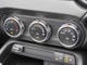 【オートエアコン】一度お好みの温度に設定すれば、車内の温度を検知し風量や温度を自動で調整。暑い…寒い…と何度もスイッチ操作をする必要はありません。快適な車内空間には必須の機能ですね。