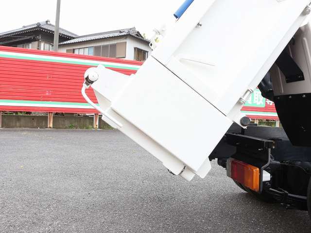 日野自動車 デュトロ 4.0ディーゼルターボ 全低床 強化ダンプ 3t アユミガケ 中間ピン コボレーン AT車 千葉県の詳細画像 その17