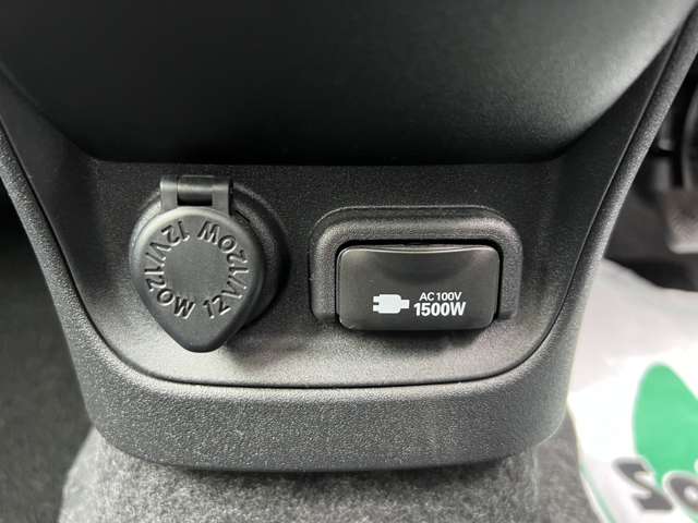 メーカーオプション アクセサリーコンセント（100V・1500W）車の中でコンセントが使用可能！遠出の際にも◎♪
