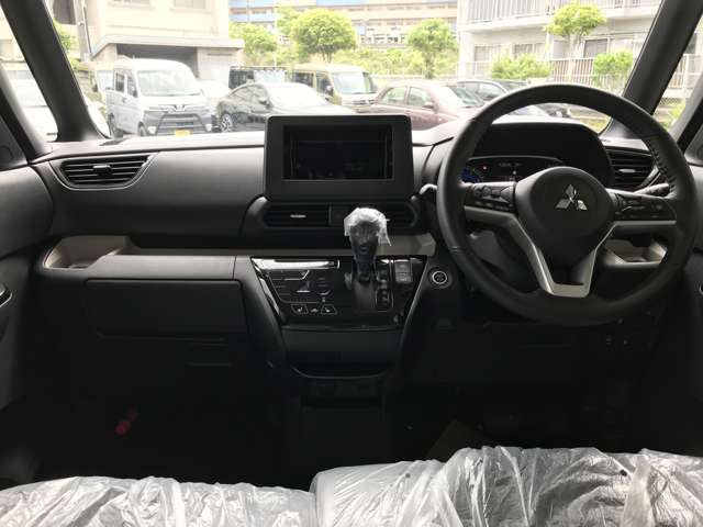 三菱 デリカミニ 660 T プレミアム 4WD リフトアップ 新品タイヤ 社外アルミ 埼玉県の詳細画像 その14
