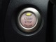 【プッシュスタート】キーが車内にあれば、エンジンの始動・停止はブレーキを踏んでスイッチを押すだけ！キーを取り出す手間を省き、ワンプッシュで操作するので簡単でスムーズ！