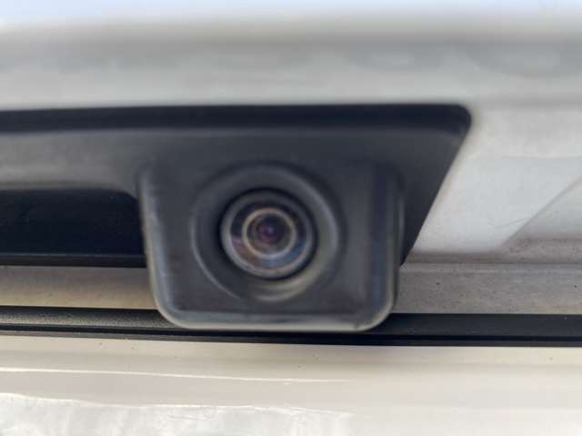 バックカメラ パーキングアシストもついていますので駐車の際に安心