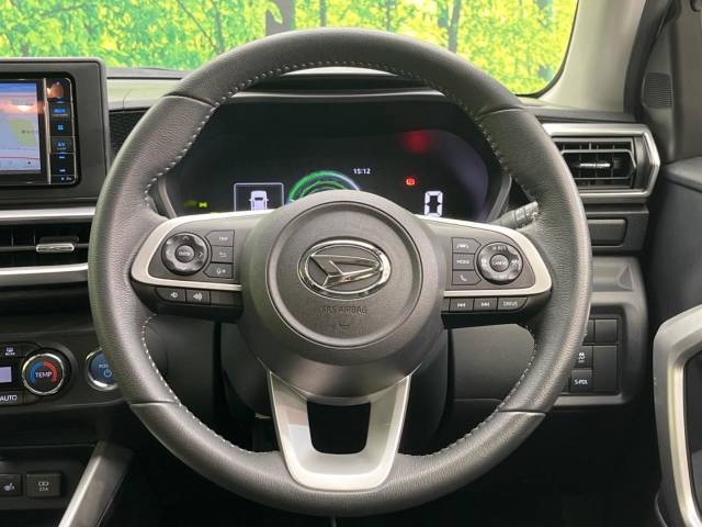 【ステアリングスイッチ】運転中、前方から目線をそらすことなく、オーディオ等の操作が可能な便利機能！安心＆快適なドライブを演出してくれます♪