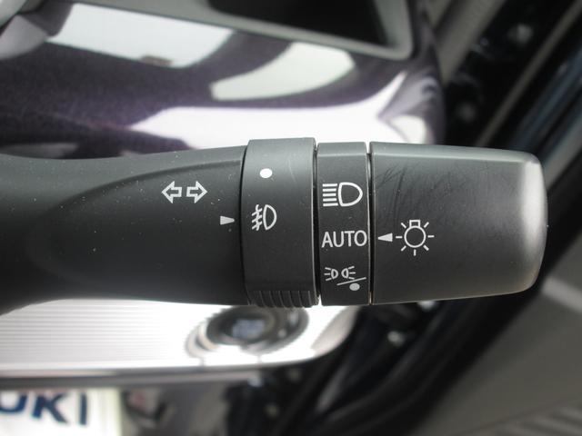 オートライト機能付なのでヘッドライトスイッチを「ＡＵＴＯ」の位置にあわせておけば自動でライトがＯＮ／ＯＦＦ切り替わるので、ライトのスイッチを操作する手間がありません