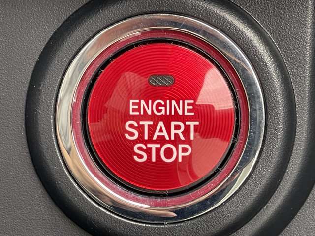 ◆スマートキー／プッシュスタート『鍵を挿さずにポケットに入れたまま鍵の開閉、エンジンの始動まで行えます。』