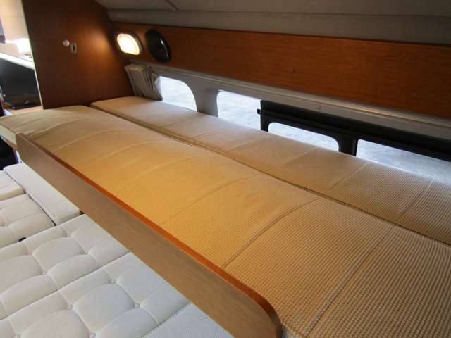 上段ベッドはW780×L1910mmで大人でも就寝できるサイズですね。