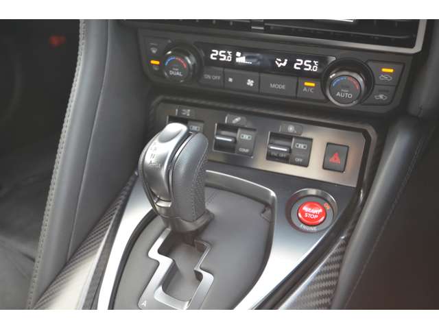 日産 GT-R 3.8 ピュアエディション 4WD GT-R特別点検施工済/AppleCarPlay/Bカメラ 青森県の詳細画像 その15